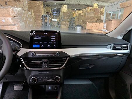 Ford Focus 2019+ Panel Kaplama Tıtanyum Sıyah