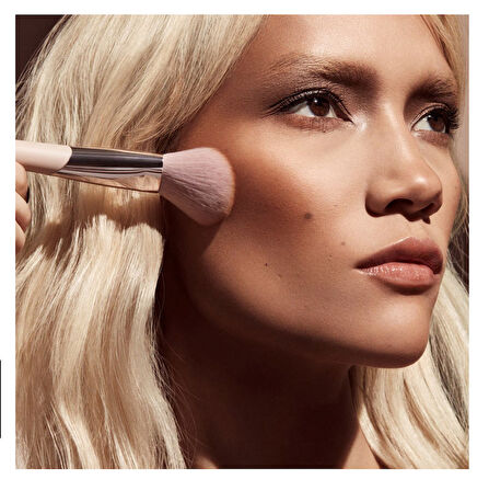 FENTY BEAUTY Sculpting Bronzer Brush - Bronzlaştırıcı Fırçası