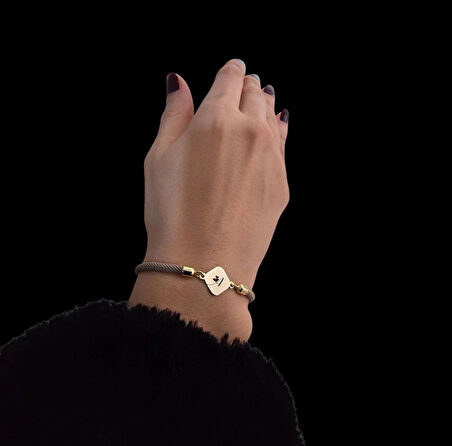 A Harfine Özel Örgü İpli Eşkenar Dörtgenli 14 Ayar Altın Plakalı Hediye Bileklik-332harf-kahverengi