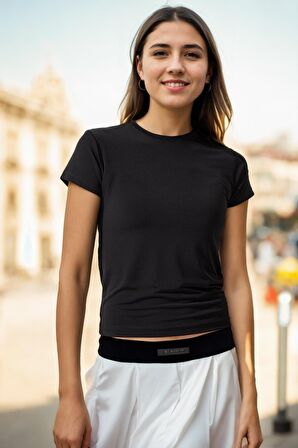 Bisiklet Yaka Basic T-shirt - Siyah - Adorn İstanbul