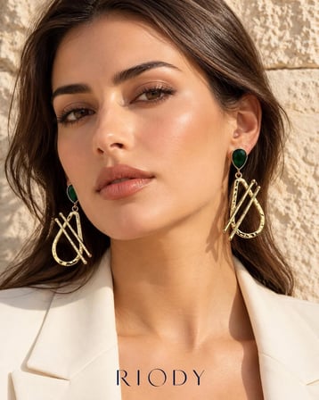 RiODY Goccia di Luce Gold Kaplama Yeşil Doğal Taşlı Geometrik Damla Sallantılı Kadın Küpe