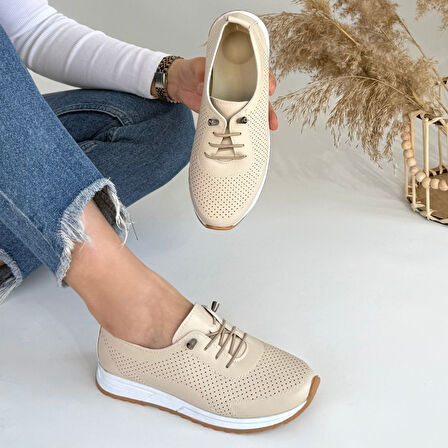 Ortopedik Topuk Dikenine Karşı Özel Üretim Bağcıklı Spor Ayakkabı Cilt Bej Topuk Boyu 1,5 Cm