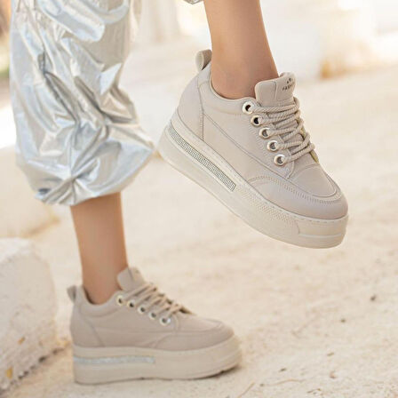 Ortopedik Topuk Dikenine Karşı Özel Üretim Gizli Topuklu Bağcıklı Spor Ayakkabı Cilt Bej Topuk Boyu 8 Cm