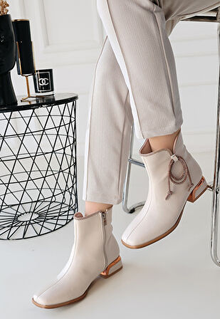 Küt Burun Yandan Fermuarlı Topuklu Bot Cilt Bej Topuk Boyu 3 Cm