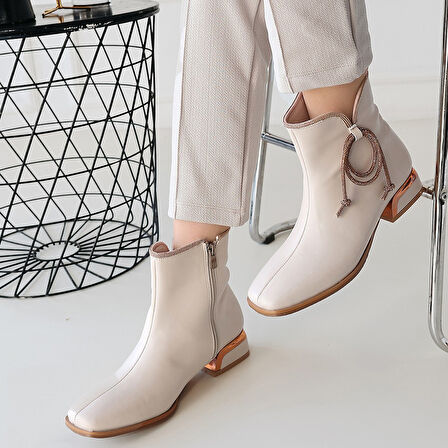 Küt Burun Yandan Fermuarlı Topuklu Bot Cilt Bej Topuk Boyu 3 Cm