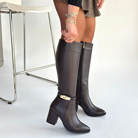 Diz Altı Yandan Fermuarlı Topuklu Çizme Kahverengi Topuk Boyu 6 Cm