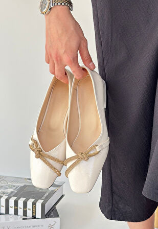 Küt Burun Topuklu Ayakkabı Ten Topuk Boyu 3 Cm