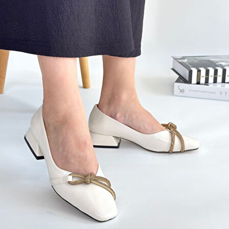 Küt Burun Topuklu Ayakkabı Ten Topuk Boyu 3 Cm