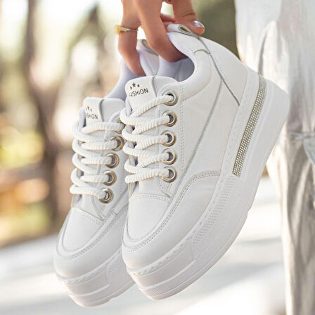 Ortapedik Topuk Dikenine Karşı Özel Üretim Gizli Topuklu Bağcıklı Spor Ayakkabı Cilt Beyaz Topuk Boyu 8 Cm