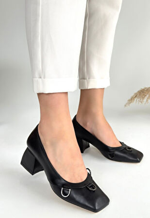 Küt Burun Topuklu Ayakkabı Cilt Siyah Topuk Boyu 5 Cm