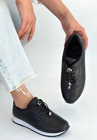 Beyaz Tabanlı Ortopedik Topuk Dikenine Karşı Özel Üretim Bağcıklı Spor Ayakkabı Cilt Siyah Topuk Boyu 1,5 Cm