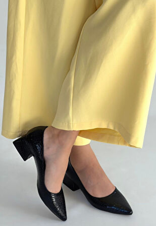 Sivri Burun Topuklu Ayakkabı Siyah Topuk Boyu 3,5 Cm