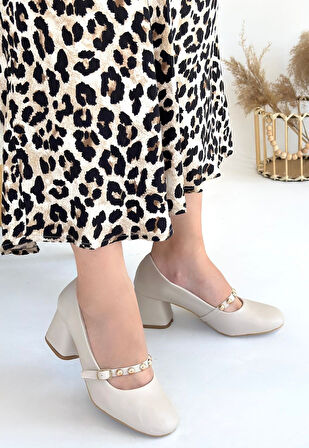 Küt Burun Kemerli Topuklu Ayakkabı Bej Topuk Boyu 7 Cm