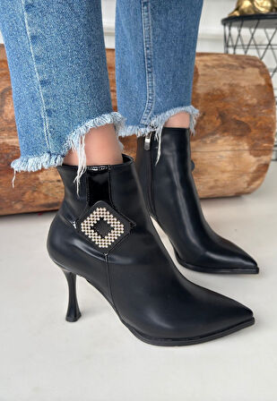 Boncuk Desenli Sivri Burun Yandan Fermuarlı İnce Topuklu Ayakkabı Cilt Siyah Topuk Boyu 9 Cm