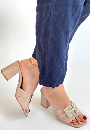 Boncuk İşlemeli Topuklu Terlik Cilt Bej Topuk Boyu 7 Cm