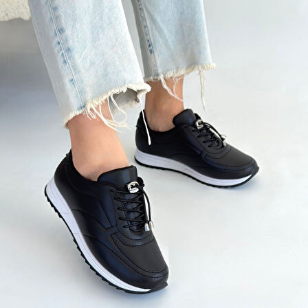 Beyaz Tabanlı Ortopedik Topuk Dikenine Karşı Özel Üretim Bağcıklı Spor Ayakkabı Cilt Siyah Topuk Boyu 1,5 Cm