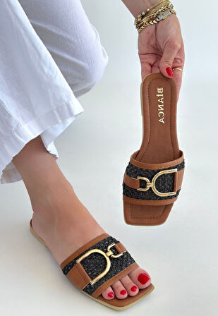 Taba Detaylı Tokalı Terlik Cilt Siyah Topuk Boyu 1 Cm