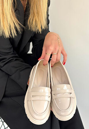 Ortopedik Topuk Dikenine Karşı Özel Üretim Oxford Babet Ayakkabı Rugan Bej Topuk Boyu 2,5 Cm