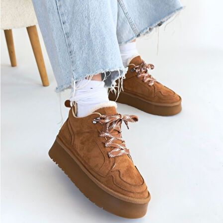 İçi Kürklü Bağcıklı Bot Süet Taba Topuk Boyu 4 Cm