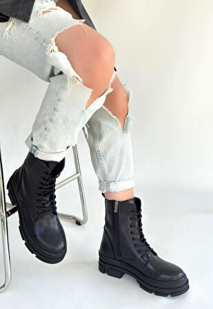 Yandan Fermuarlı Topuklu Bağcıklı Bot Cilt Siyah Topuk Boyu 3 Cm