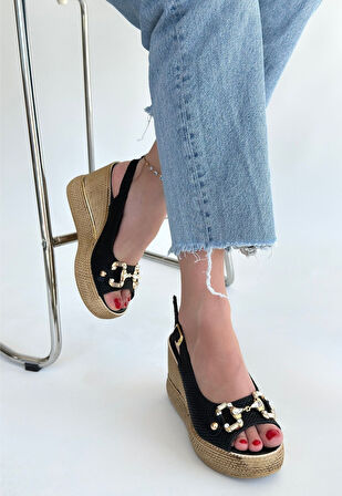 Hasır Desenli Tokalı Dolgu Topuklu Ayakkabı Cilt Siyah Topuk Boyu 9 Cm