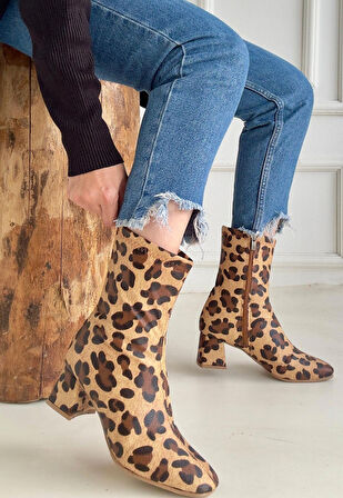 Topuklu Yandan Fermuarlı Streç Bot Cilt Leopar Topuk Boyu 5,5 Cm