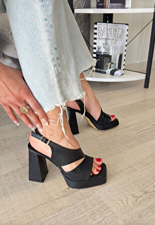 Önü Arkası Açık Kemerli Topuklu Ayakkabı Cilt Siyah Topuk Boyu 10 Cm