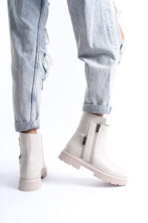 Aksesuarlı Yandan Fermuarlı Topuklu Bot Cilt Bej Topuk Boyu 3 Cm