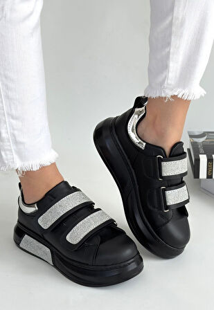 Simli Cırt Cırtlı Dolgu Topuk Spor Ayakkabı Cilt Siyah Topuk Boyu 4 Cm