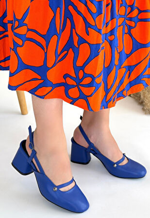 Küt Burun Arkası Açık Kemerli Topuklu Ayakkabı Cilt Mavi Topuk Boyu 7 Cm