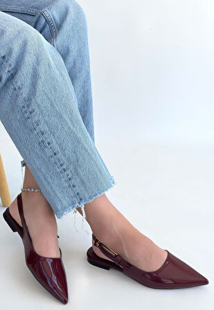 Arkası Açık Sivri Burun Babet Ayakkabı Rugan Bordo Topuk Boyu 1 Cm