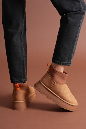 İçi Kürklü Boğazı Streçli Bot Süet Taba Topuk Boyu 4 Cm