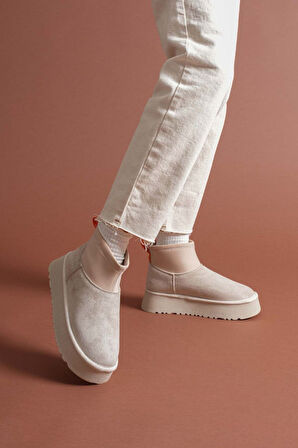 İçi Kürklü Boğazı Streçli Bot Süet Bej Topuk Boyu 4 Cm