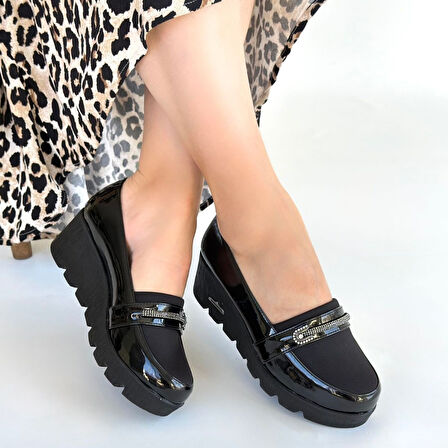 Taşlı Dolgu Topuklu Ayakkabı Rugan Siyah Topuk Boyu 6 Cm