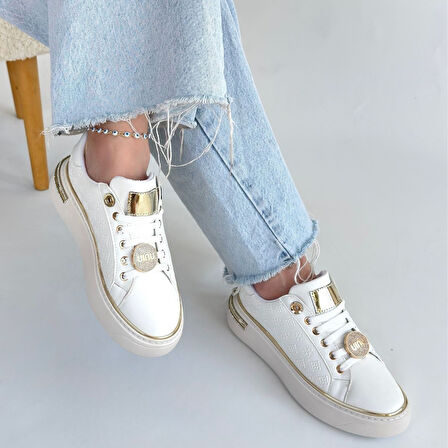 Gold Detaylı Ortopedik Bağcıklı Spor Ayakkabı Cilt Beyaz Topuk Boyu 3 Cm