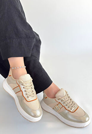 Beyaz Tabanlı Ortopedik Topuk Dikenine Karşı Özel Üretim Bağcıklı Spor Ayakkabı Cilt Bej Topuk Boyu 3 Cm
