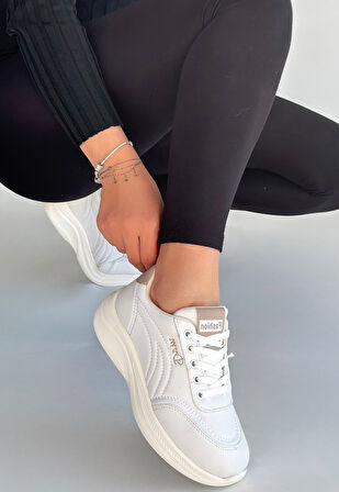 Ortopedik Topuk Dikenine Karşı Özel Üretim Bağcıklı Spor Ayakkabı Beyaz Topuk Boyu 3 Cm