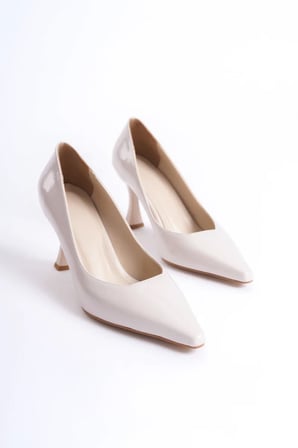 Bej Rugan Klasik Şıklık Sivri Burun Stiletto Topuk Boyu 8 Cm