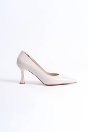 Bej Rugan Klasik Şıklık Sivri Burun Stiletto Topuk Boyu 8 Cm