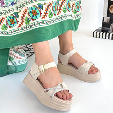 Kemerli Ortopedik Sandalet Cilt Bej Topuk Boyu 5 Cm