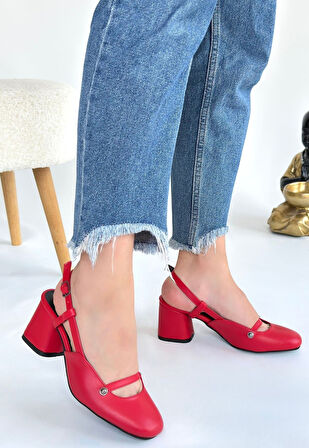 Küt Burun Arkası Açık Kemerli Topuklu Ayakkabı Cilt Kırmızı Topuk Boyu 7 Cm