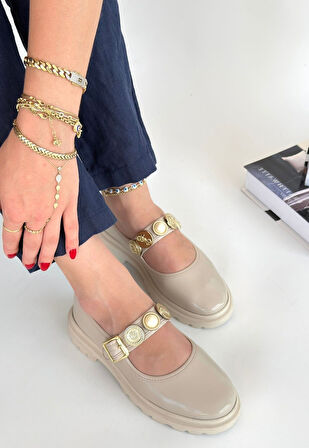 Aksesuarlı Ortopedik Topuk Dikenine Karşı Özel Üretim Kemerli Oxford Babet Ayakkabı Rugan Bej Topuk Boyu 2,5 Cm