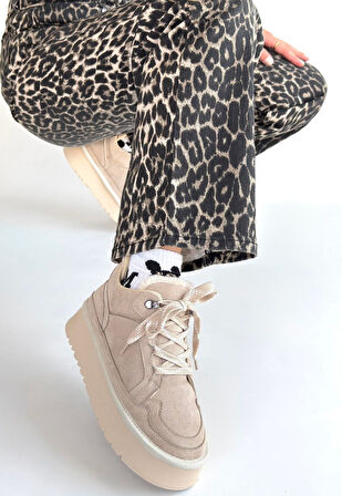 İçi Kürklü Bağcıklı Bot Süet Bej Topuk Boyu 4 Cm