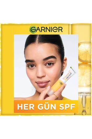 C Vitamini Parlak Günlük Güneş Koruyucu Fluid Yüz Kremi Görünmez Doku SPF50+ 40ml