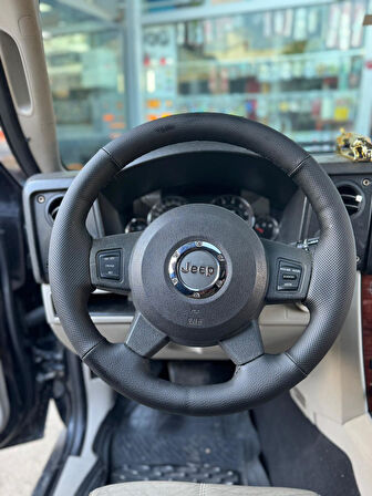 DİKİŞLİ DİREKSİYON KILIFI SİYAH DERİ NOKTALI DERİ SİYAH DİKİŞ JEEP İÇİN