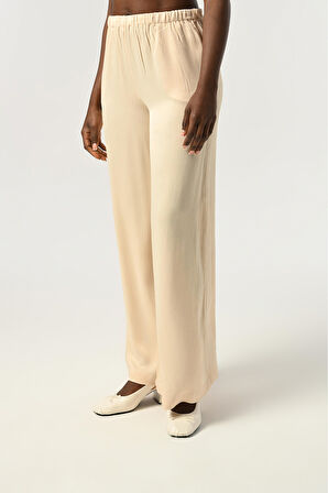 KADIN BELİ LASTİKLİ BOL PAÇA DÜZ RENK VİSKON KUMAŞ PANTOLON