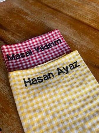 MavDesign İsim Nakışlı Beslenme Örtüsü