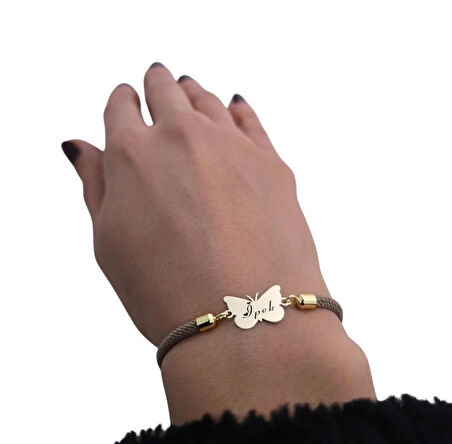 İpek İsmine Özel Kelebek Motifli 14 Ayar Altın Plakalı Örgülü Hediye Bileklik-336isim-kahverengi