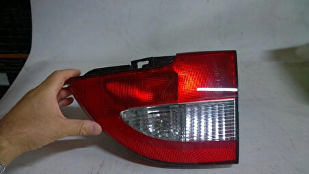  orjinal Renault MEGAN I Renault MEGAN 1 model 1998-1999-2001-2002-2003-Arka Stop Lambası Sağ İç orjinal parça valeo marka ampul duyü içinde dahildir