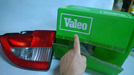  orjinal Renault MEGAN I Renault MEGAN 1 model 1998-1999-2001-2002-2003-Arka Stop Lambası Sağ İç orjinal parça valeo marka ampul duyü içinde dahildir